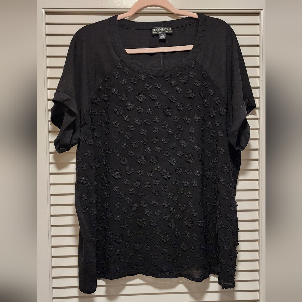 Forever 21 + Black Textured Short Sleeve Top Plus Sized 3X